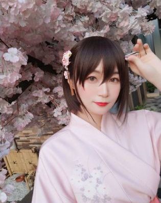 闪婚后夫人每天都在线打脸短剧